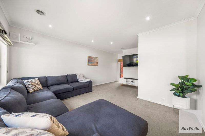 Photo - 52 Jade Way, Hillside VIC 3037 - Image 3