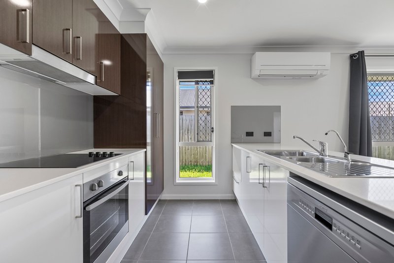 Photo - 52 John Crescent, Pimpama QLD 4209 - Image 2