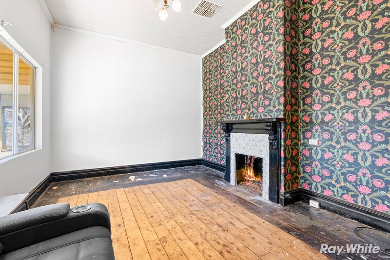 Photo - 52 Kemp Street, Junee NSW 2663 - Image 3