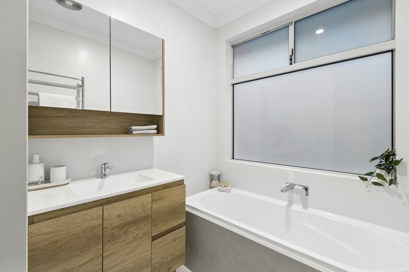 Photo - 52 Kenny Drive, Duncraig WA 6023 - Image 24