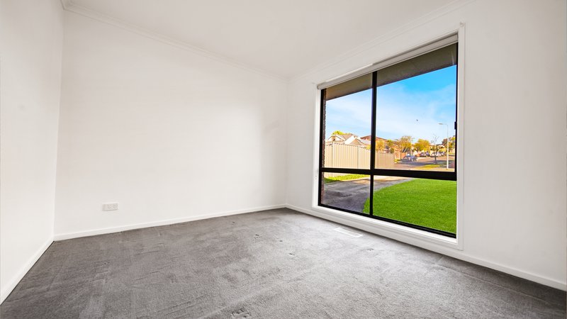 Photo - 52 Kilberry Crescent, Hallam VIC 3803 - Image 6