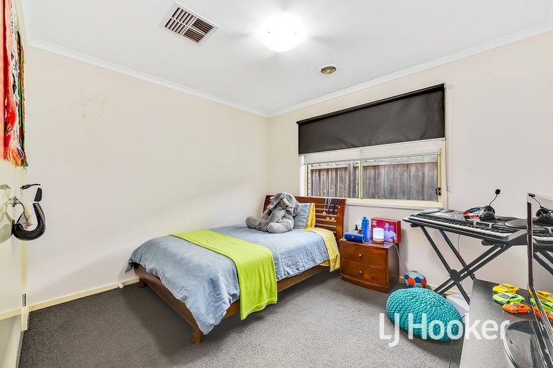 Photo - 52 Kingdom Drive, Cranbourne VIC 3977 - Image 9