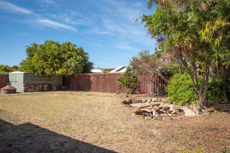 Photo - 52 Kingston Way, Safety Bay WA 6169 - Image 7