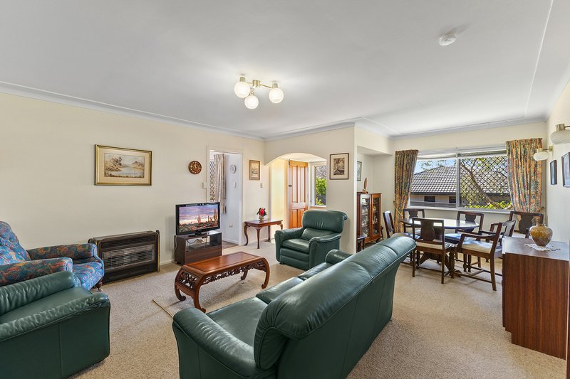 Photo - 52 Knockator Crescent, Centenary Heights QLD 4350 - Image 3