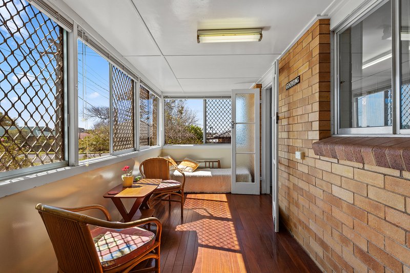 Photo - 52 Knockator Crescent, Centenary Heights QLD 4350 - Image 6
