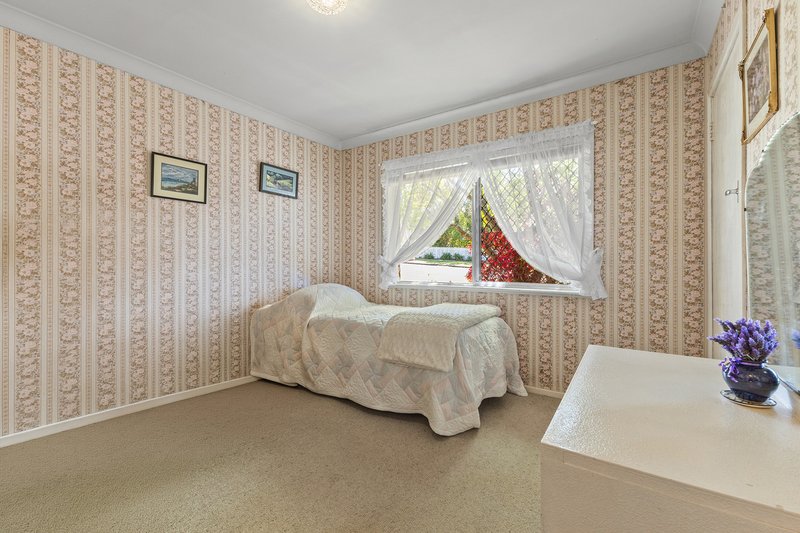 Photo - 52 Knockator Crescent, Centenary Heights QLD 4350 - Image 11