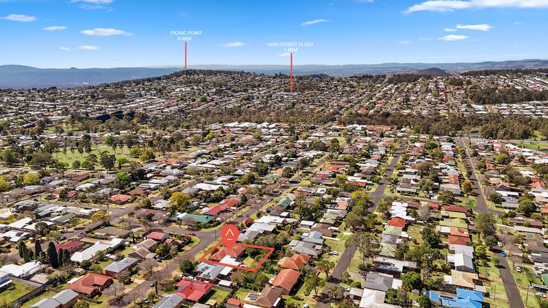 Photo - 52 Knockator Crescent, Centenary Heights QLD 4350 - Image 18