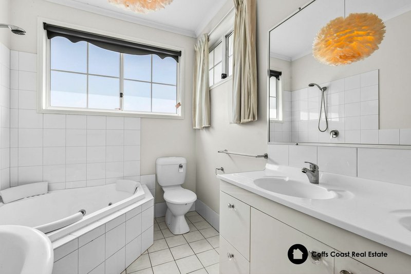Photo - 52 Kumbaingeri Close, Moonee Beach NSW 2450 - Image 6