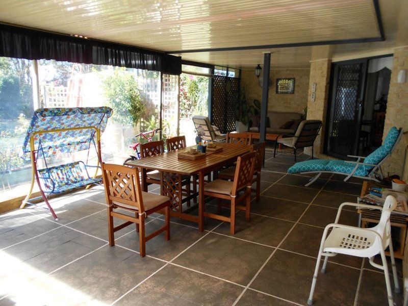 Photo - 52 Lachlan Crescent, Sandstone Point QLD 4511 - Image 2