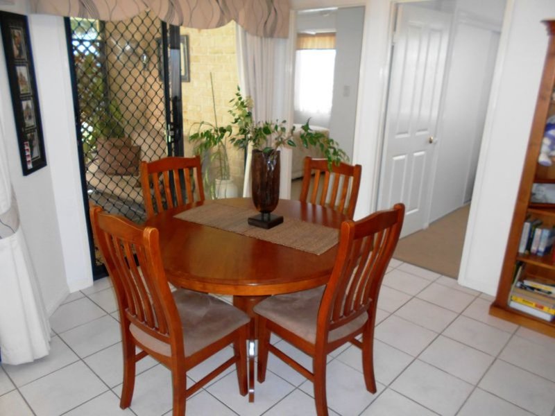 Photo - 52 Lachlan Crescent, Sandstone Point QLD 4511 - Image 6