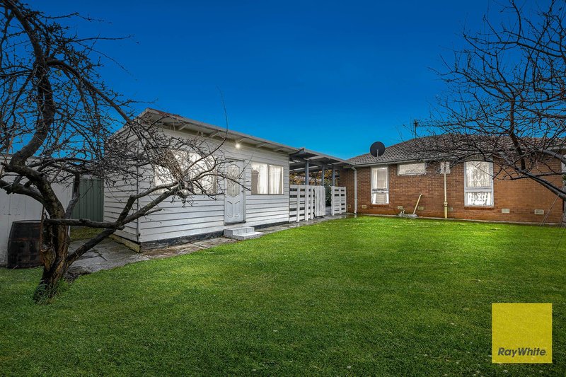 Photo - 52 Laemmle Street, Dandenong North VIC 3175 - Image 9