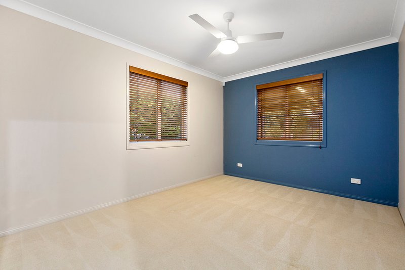 Photo - 52 Latimer Street, Holland Park QLD 4121 - Image 9