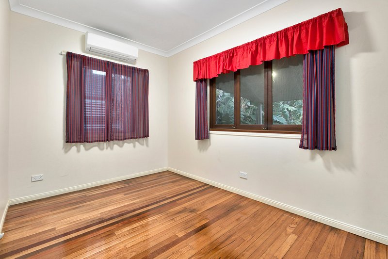 Photo - 52 Latimer Street, Holland Park QLD 4121 - Image 10