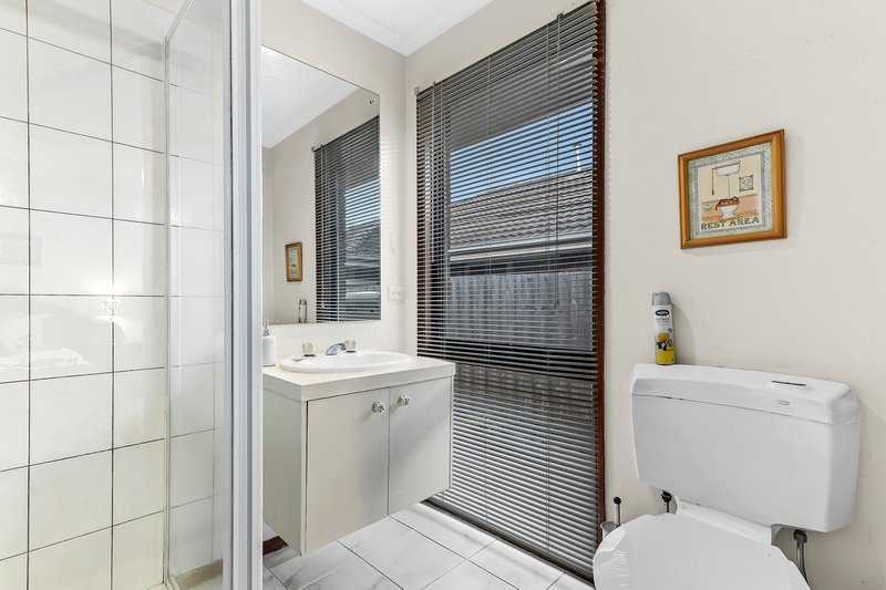 Photo - 52 Lawless Drive, Cranbourne North VIC 3977 - Image 15