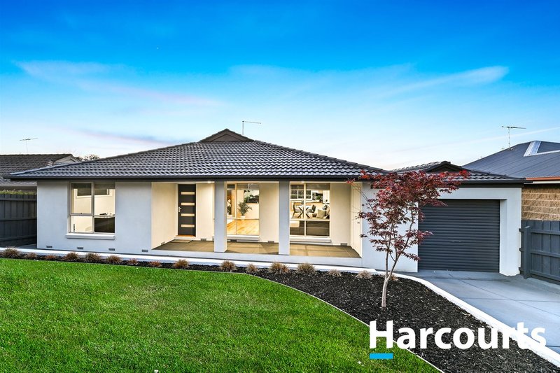 52 Lawrence Drive, Berwick VIC 3806