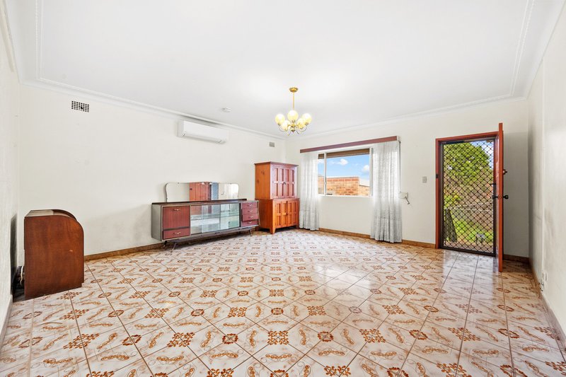 Photo - 52 Links Avenue, Concord NSW 2137 - Image 11
