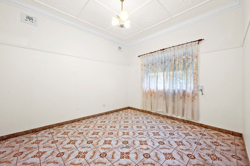 Photo - 52 Links Avenue, Concord NSW 2137 - Image 12