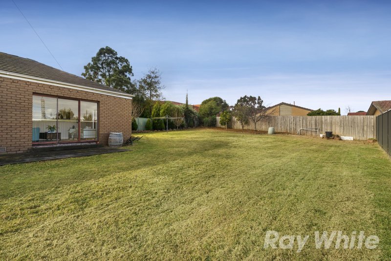 Photo - 52 Mannering Drive, Glen Waverley VIC 3150 - Image 10