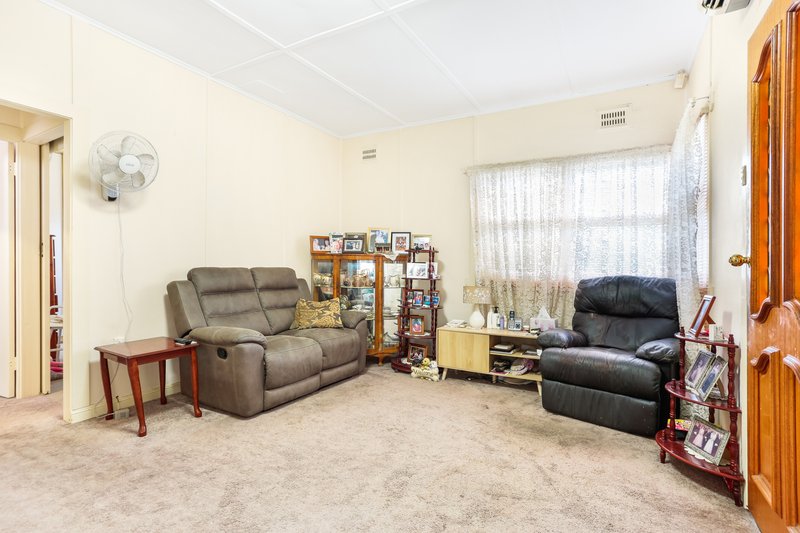 Photo - 52 Mcdonald Street, Telarah NSW 2320 - Image 4