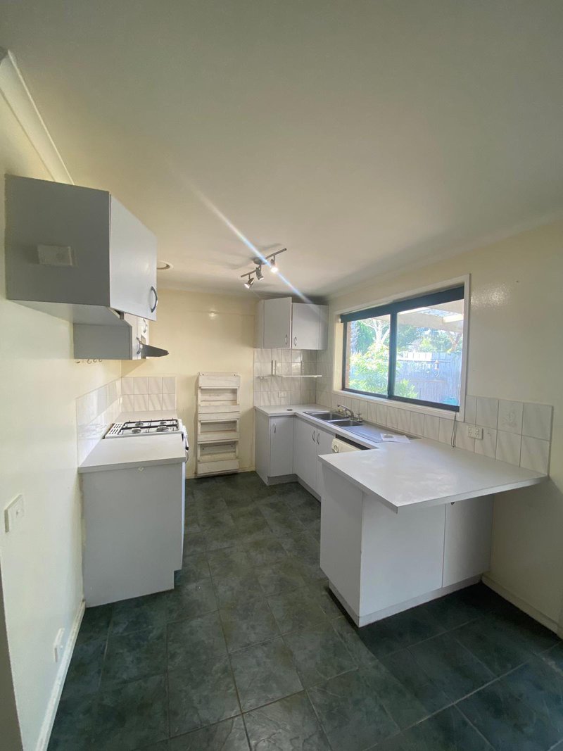 Photo - 52 Mckenzie Crescent, Hoppers Crossing VIC 3029 - Image 11