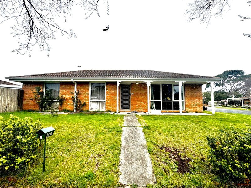 Photo - 52 Meeking Drive, Pakenham VIC 3810 - Image 1