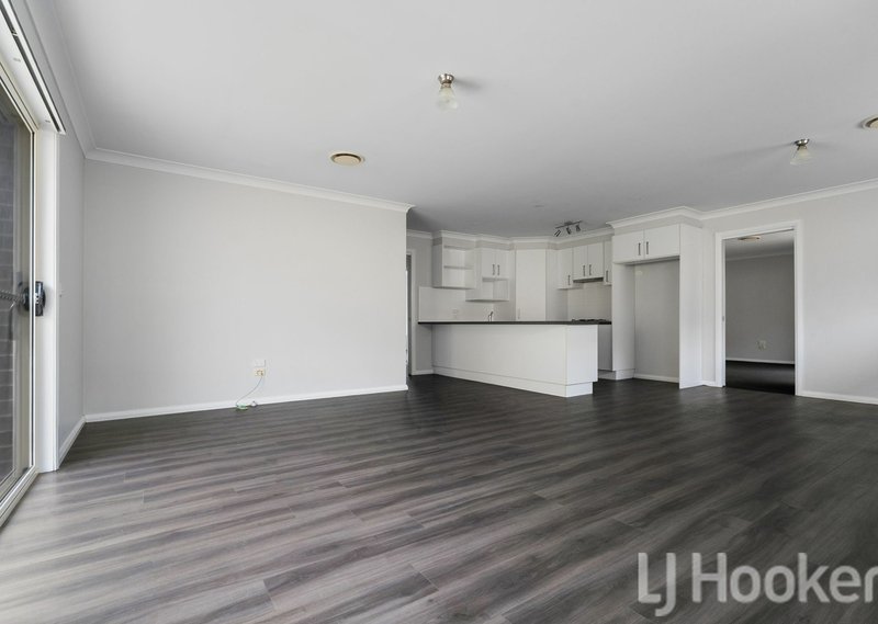 Photo - 52 Mendel Drive, Kelso NSW 2795 - Image 2