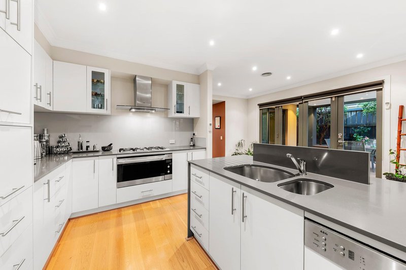 Photo - 52 Montpellier Road, Burwood VIC 3125 - Image 3