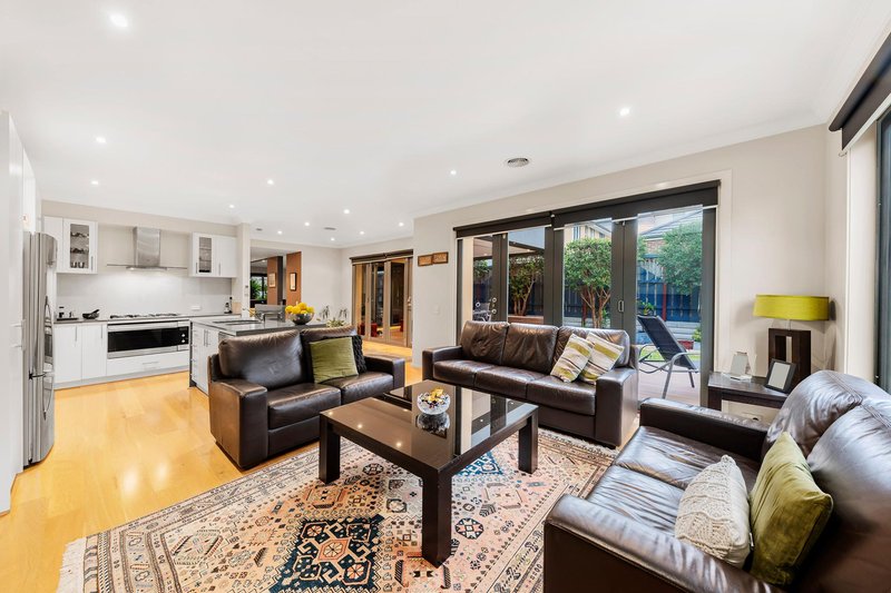 Photo - 52 Montpellier Road, Burwood VIC 3125 - Image 4