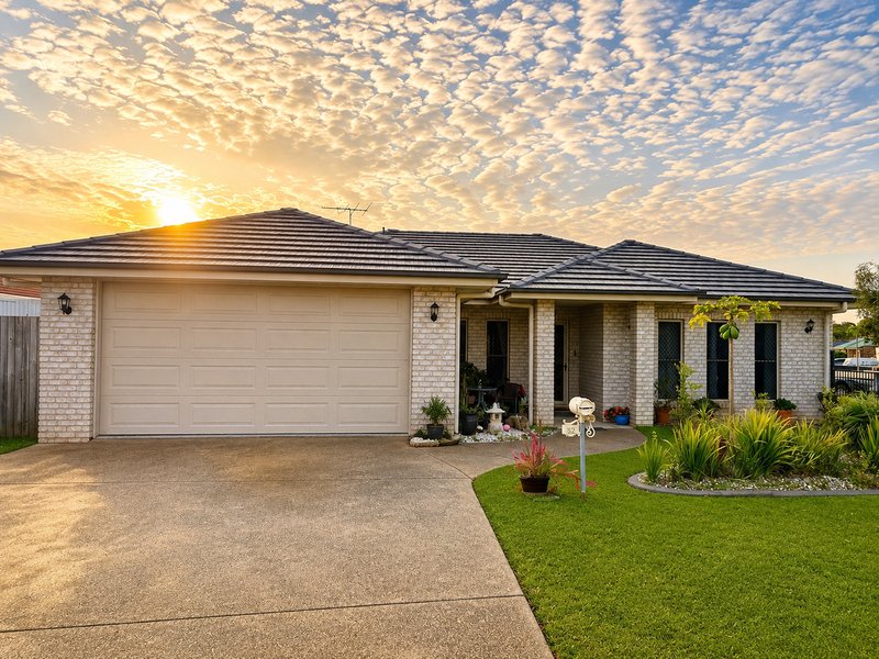 Photo - 52 Mossman Way, Sandstone Point QLD 4511 - Image 1
