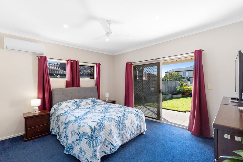 Photo - 52 Mossman Way, Sandstone Point QLD 4511 - Image 12