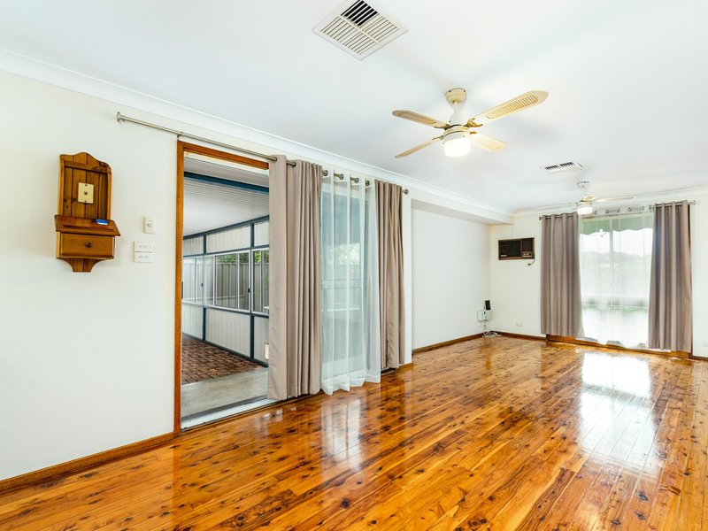 Photo - 52 Newham Drive, Cambridge Gardens NSW 2747 - Image 4