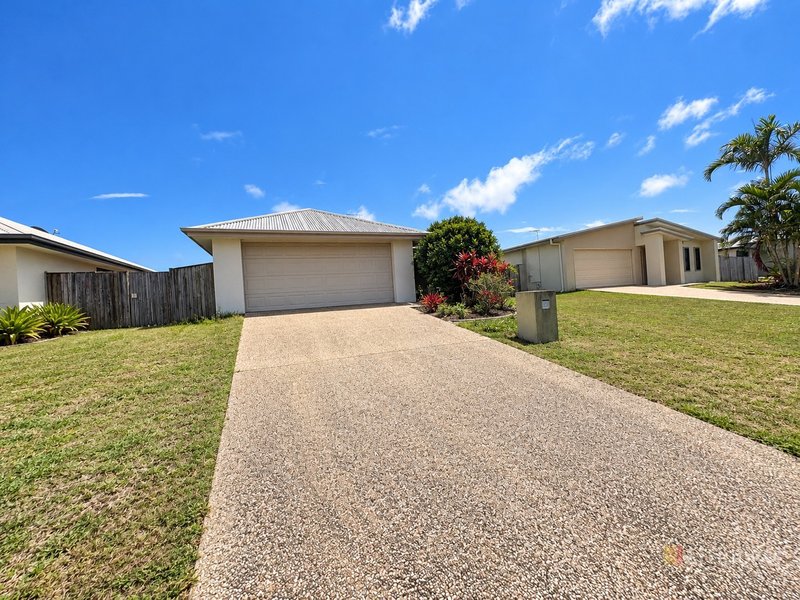 Photo - 52 Newport Parade, Blacks Beach QLD 4740 - Image 2