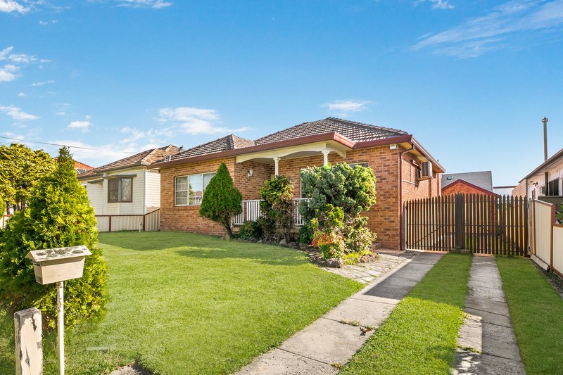 52 Noble Avenue, Greenacre NSW 2190