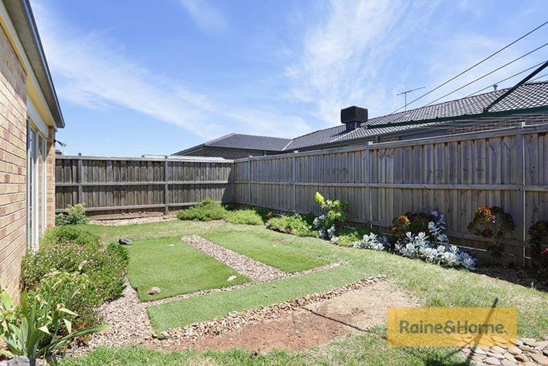 Photo - 52 Oak Park Drive, Melton West VIC 3337 - Image 10