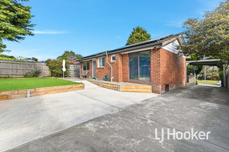 Photo - 52 Oaktree Drive, Hampton Park VIC 3976 - Image 17