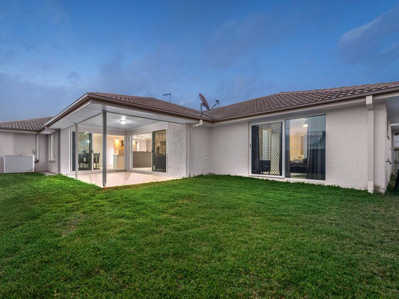 Photo - 52 Overlea Street, Nudgee QLD 4014 - Image 2