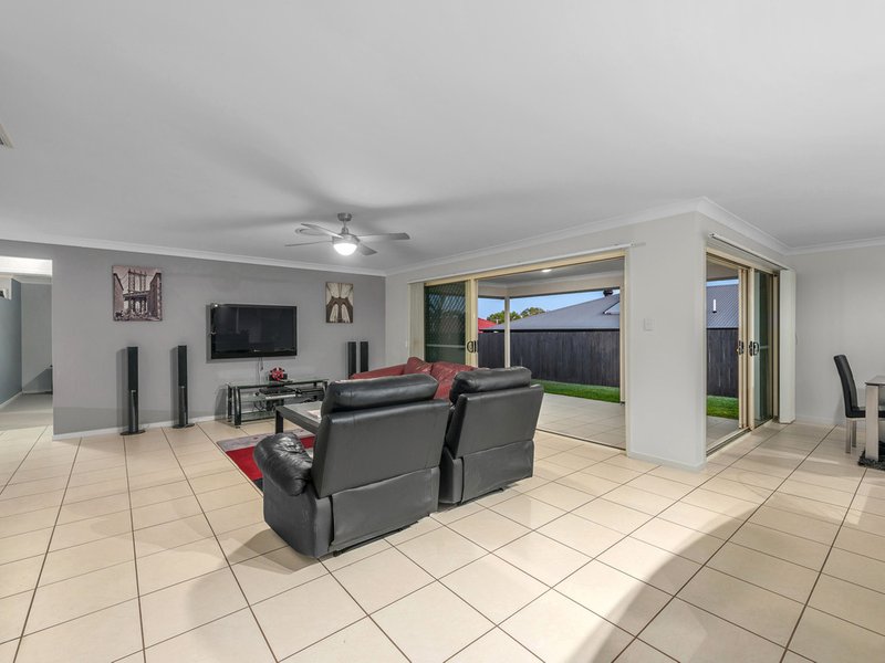 Photo - 52 Overlea Street, Nudgee QLD 4014 - Image 6