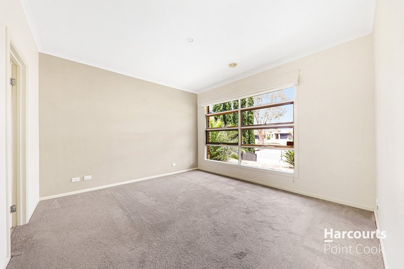 Photo - 52 Palmer Avenue, Point Cook VIC 3030 - Image 11