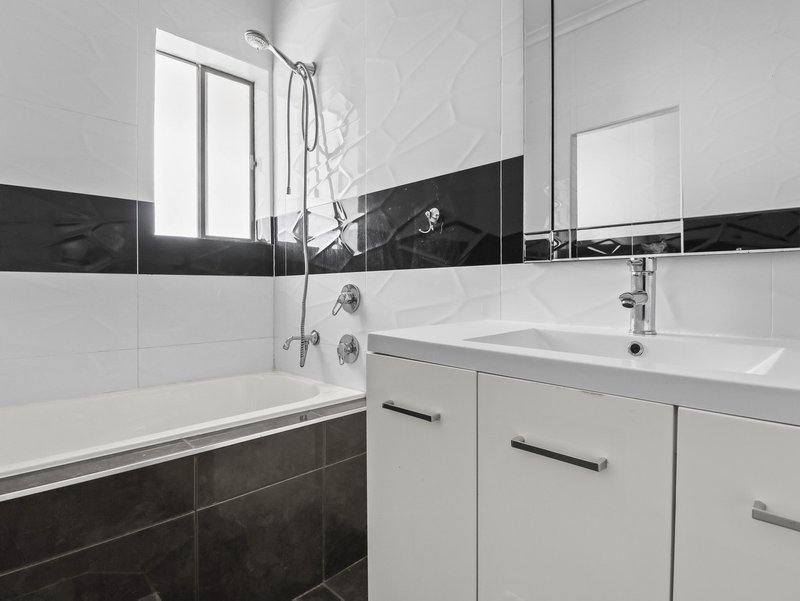 Photo - 52 Peterswool Road, Elizabeth Park SA 5113 - Image 8