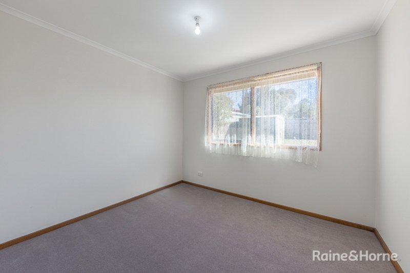 Photo - 52 Phillip Drive, Sunbury VIC 3429 - Image 9