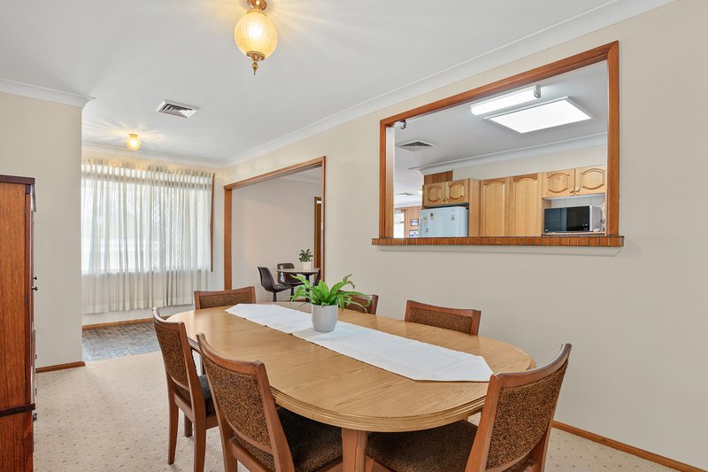 Photo - 52 Pindari Road, Peakhurst Heights NSW 2210 - Image 6