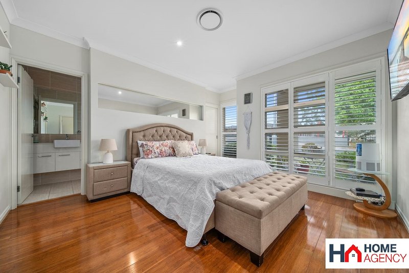 Photo - 52 Plumegrass Avenue, Denham Court NSW 2565 - Image 5