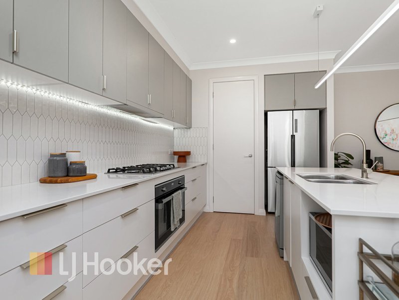 Photo - 52 Portmarnock Close, Medowie NSW 2318 - Image 4