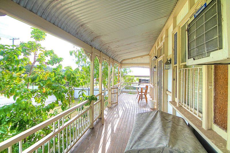 Photo - 52 Queen Street, Blackstone QLD 4304 - Image 2