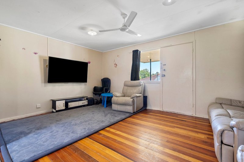 Photo - 52 Queens Road, Slacks Creek QLD 4127 - Image 3