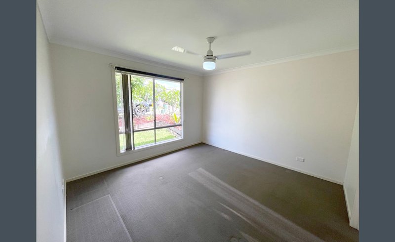 Photo - 52 Ravensbourne Circuit, Waterford QLD 4133 - Image 7