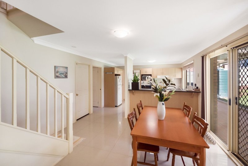 Photo - 52 Riveroak Drive, Mardi NSW 2259 - Image 5