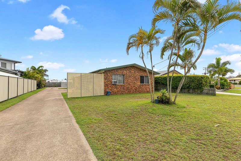 Photo - 52 Riverview Drive, Burrum Heads QLD 4659 - Image 10