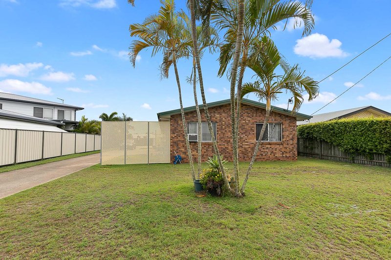 Photo - 52 Riverview Drive, Burrum Heads QLD 4659 - Image 11