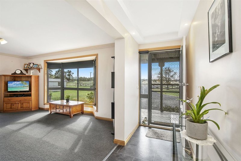 Photo - 52 Rose Hill Road, Mount Rowan VIC 3352 - Image 2